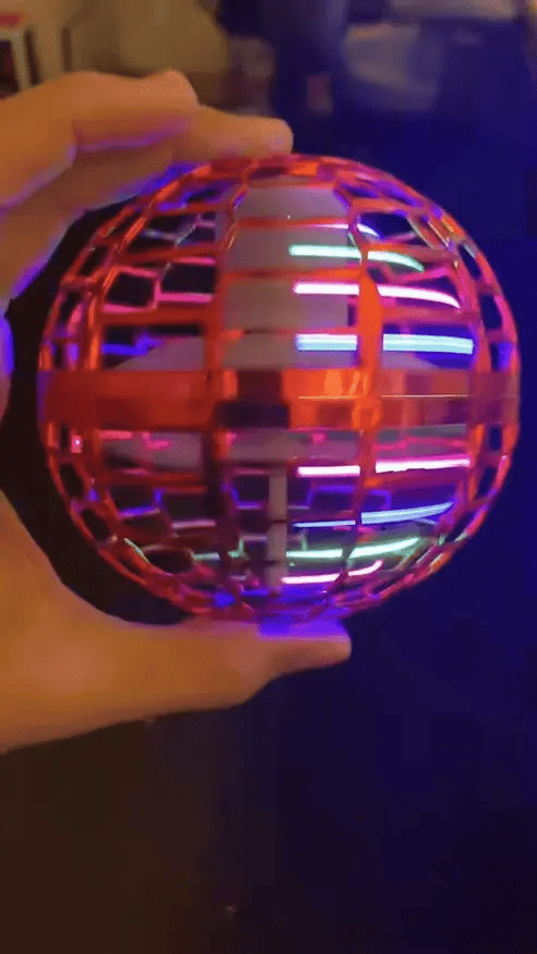 Flynova - PRO Flying Spinner Ball